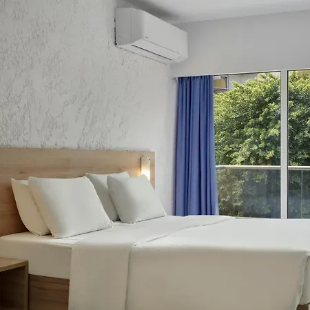The By Esperia Hotel apartamentowy 4*